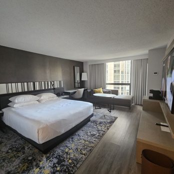 Hyatt Regency Chicago - Hotels Near Me - Chicago, Illinois