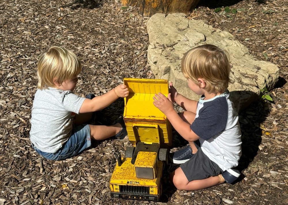 Ecker's Apple Farm Logo