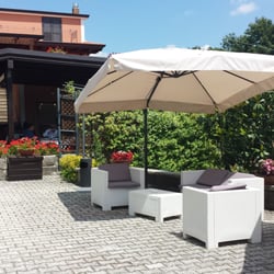 Pizzeria Paradiso - Sezione relax e chiacchiere. ..