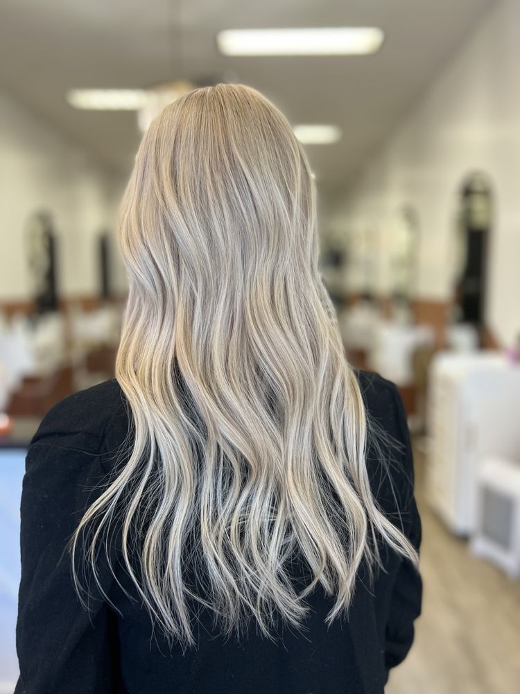 Hair By Mea Logo