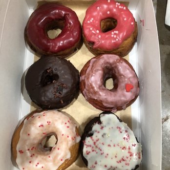 Classic doughnut box