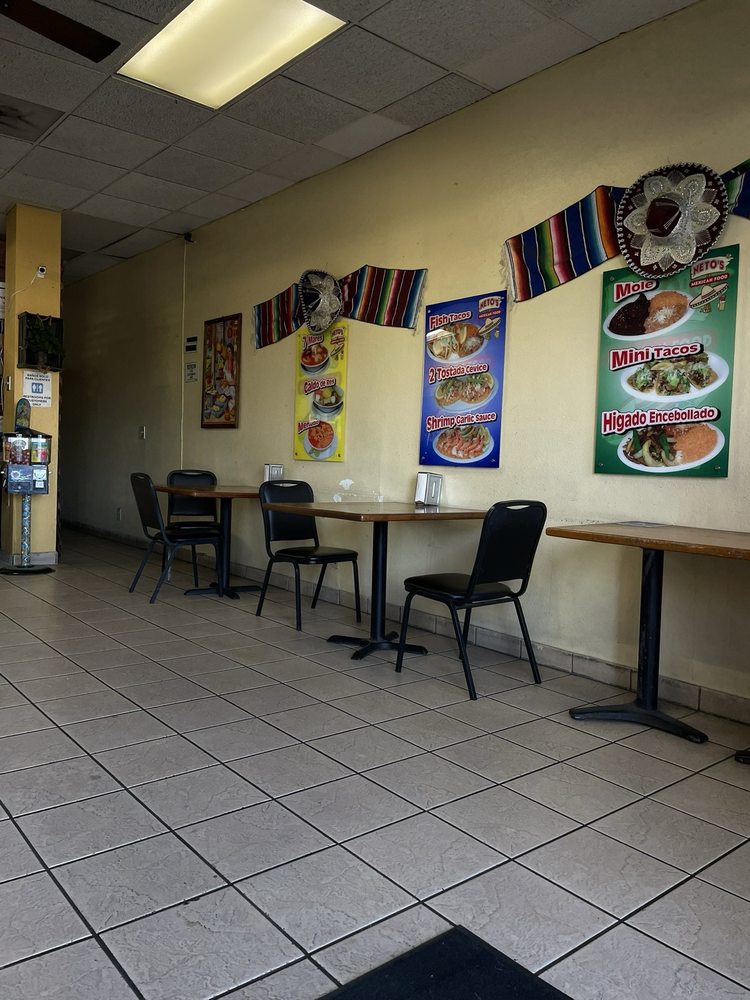 Ernes Mexican Food & Breakfast