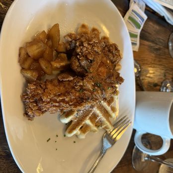 The Pearl - Brunch Chicken & Waffle - Seafood Near Me - Tampa, Florida The Pearl - Brunch Chicken & Waffle - Seafood Near Me - Tampa, Florida