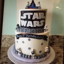 This is the most badass Star Wars cake I've seen. I swear...AbbyCakes can do anything.