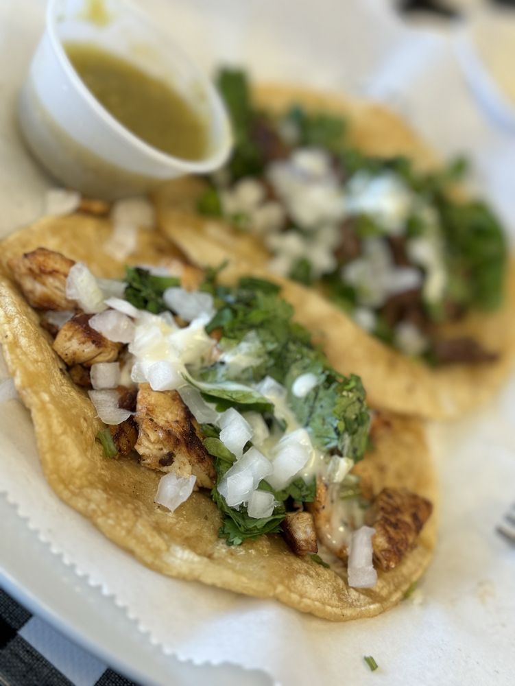 El Mezquite Mexican Grill