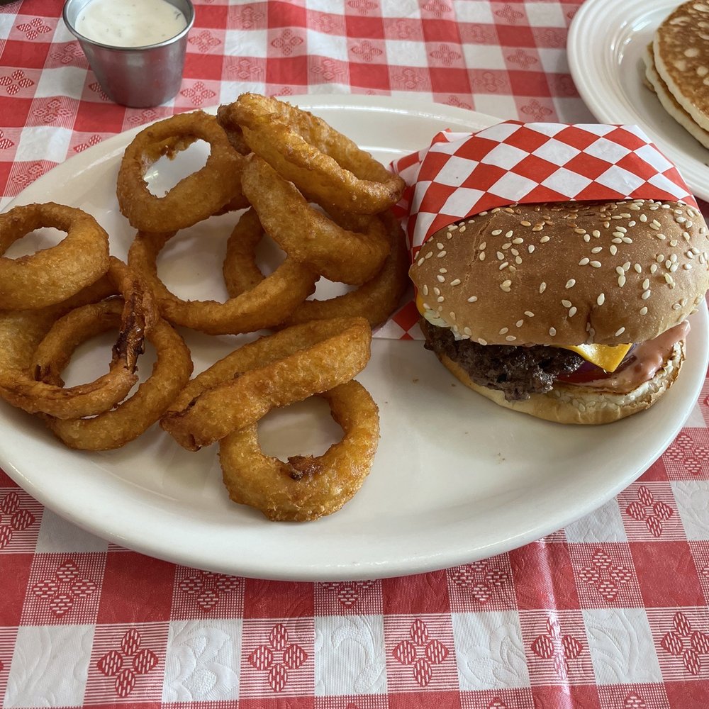 Roys Cafe - Onion rings perfectly cooked - Cafes Near Me - Barstow, California Roys Cafe - Onion rings perfectly cooked - Cafes Near Me - Barstow, California