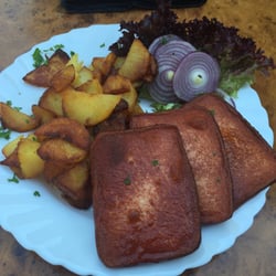 Baumhof - Leberkäse mit "Bratkartoffeln" und "Zwiebeln"