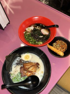 Hot Noods Noodle Bar by null