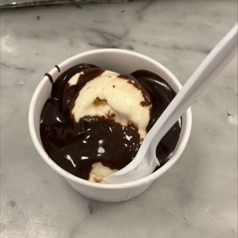 Cravings - Vanilla Ice Cream with Hot Fudge - Ice Cream & Frozen Yogurt Near Me - Wakefield, Massachusetts Cravings - Vanilla Ice Cream with Hot Fudge - Ice Cream & Frozen Yogurt Near Me - Wakefield, Massachusetts