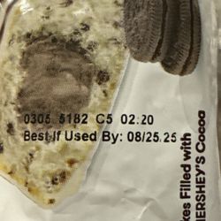 Uncle's Convenience Store Gascard - Expired cakes !!