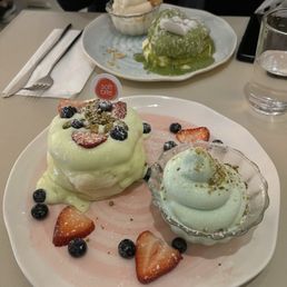 Pistachio soufflé pancake  * * Souffle Pancake (Matcha)