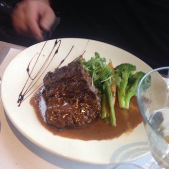 Fogo Euro-Lounge - Bavette with blue cheese sauce and vegetables - Portuguese Near Me - Boisbriand, Quebec Fogo Euro-Lounge - Bavette with blue cheese sauce and vegetables - Portuguese Near Me - Boisbriand, Quebec