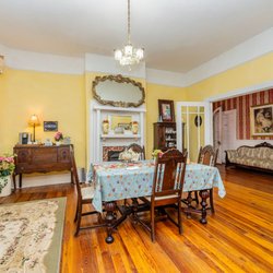 The Veranda Historic Inn - Enjoy our complimentary continental breakfast.