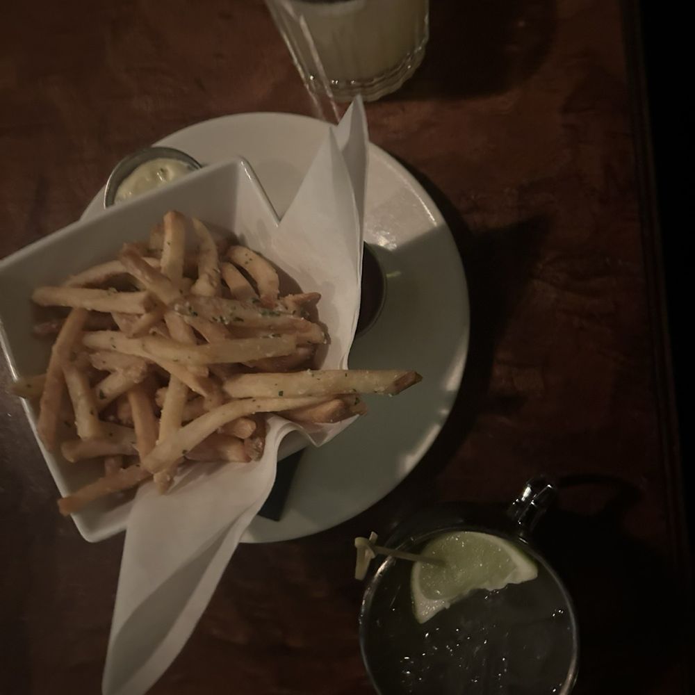 MOSCOW MULE, TRUFFLE FRIES