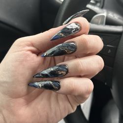 U V Spa Nails