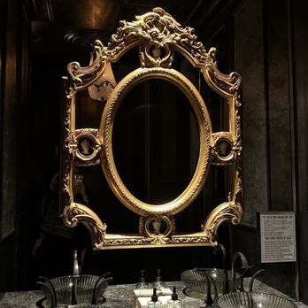 Turner's Cut - Bathroom - Cocktail Bars Near Me - Houston, Texas