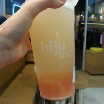 Biju Bubble Tea Room - Lychee iced tea with popping guava. The guava taste is so nice, wish it was an iced tea flavour too! - Coffee & Tea Near Me - London, XGL