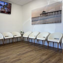 Beach Cities Retina - Waiting room