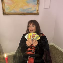 Reverend Charlene Hicks - Tarot readings