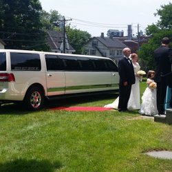 A Hudson Valley Limousine - Wedding in one of our Lincoln Navigators