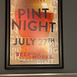 Old Chicago Pizza + Taproom - Decor
