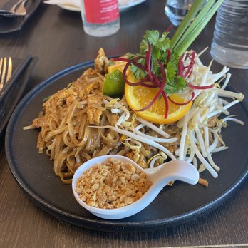 Chiang Mai - Pad Thai - Thai Near Me - Toronto, Ontario Chiang Mai - Pad Thai - Thai Near Me - Toronto, Ontario