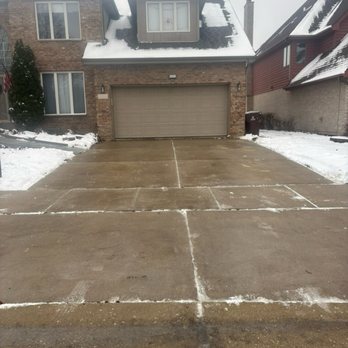 Zees Landscaping - Snow Removal Near Me Zees Landscaping - Snow Removal Near Me