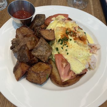 Earls Kitchen + Bar - Lobster and shrimp Benedict - New American Near Me - McLean, Virginia Earls Kitchen + Bar - Lobster and shrimp Benedict - New American Near Me - McLean, Virginia