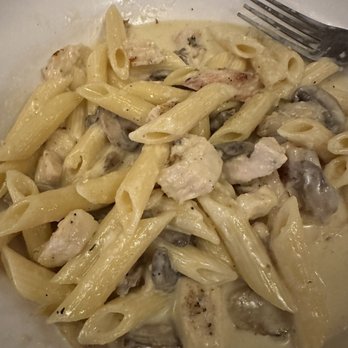 Pine Grill Restaurant - Chicken and mushroom alfredo - Italian Near Me - Somerset, Pennsylvania Pine Grill Restaurant - Chicken and mushroom alfredo - Italian Near Me - Somerset, Pennsylvania