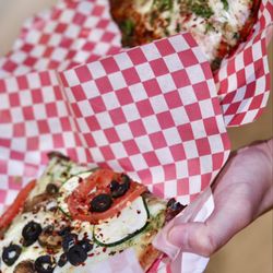 Golden Boy Pizza - Veggie pesto + Clam&Garlic