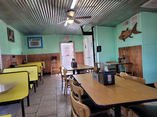 Voleo's Seafood Restaurant by null