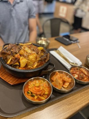 Daeho Kalbijjim & Beef Soup by null
