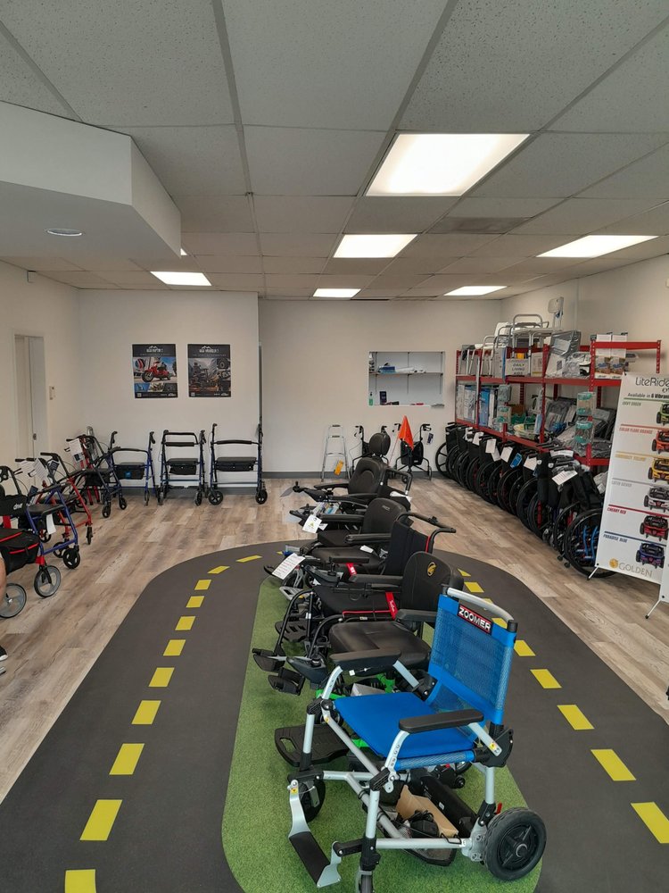 MOBILITY CITY Updated October 2024 15 Photos 3690 E Bay Dr, Largo