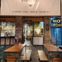 Artisa - Front of store