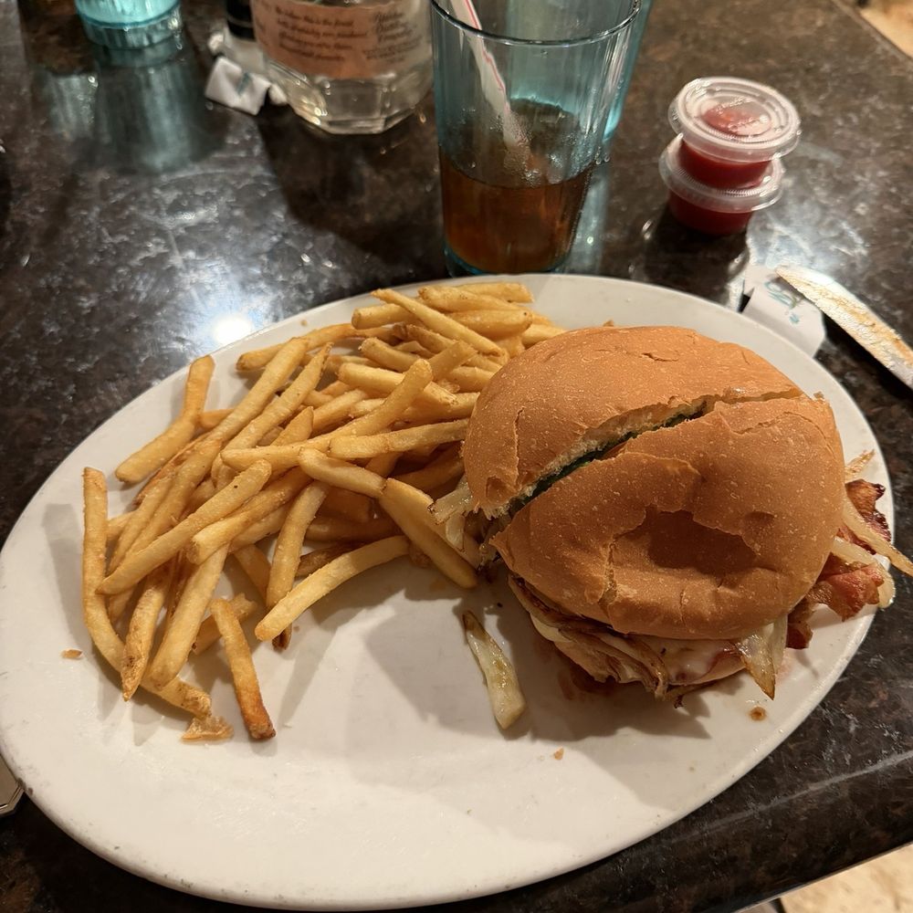 The Mansion - Chef burger - New American Near Me - Melbourne, Florida