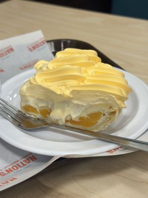 Nation's Giant Hamburgers & Great Pies by null