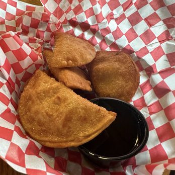 Mustang Lounge - Duck wontons - Lounges Near Me - Mackinac Island, Michigan Mustang Lounge - Duck wontons - Lounges Near Me - Mackinac Island, Michigan