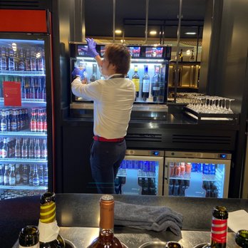 Iberia Dalí - Airport Lounges Near Me - Madrid, M