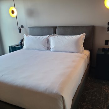 The Shay Hotel - King room - Hotels Near Me - Culver City, California The Shay Hotel - King room - Hotels Near Me - Culver City, California