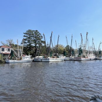 Cap'n Rod's Lowcountry Tours - Shrimp boats at the docks - Boat Charters Near Me - Georgetown, South Carolina