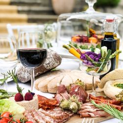 Huis de Voorst - Outdoor Dining.