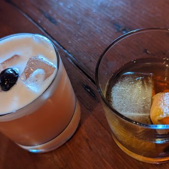 The Automatic Bar PDX - a drink and an orange slice - Cocktail Bars Near Me - Portland, Oregon The Automatic Bar PDX - a drink and an orange slice - Cocktail Bars Near Me - Portland, Oregon