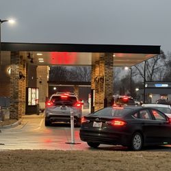Raising Cane's Chicken Fingers - Drive thru
