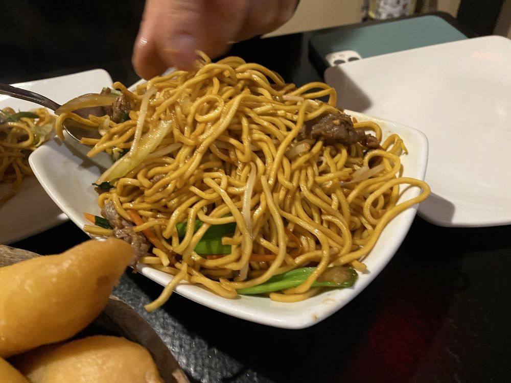 Wong Dynasty And Yankee Grill Logo