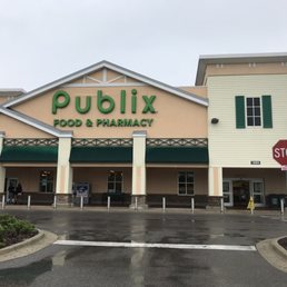 the front of a publix store