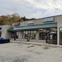 Shannon Square - Storefronts
