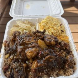Island Mix Restaurant - Oxtails Dinner