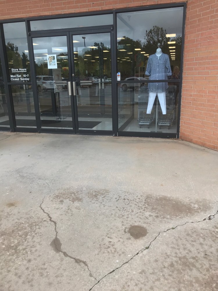 SHOE GALLERY 11950 N May Ave, Oklahoma City, Oklahoma Shoe Stores