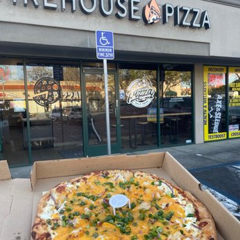 Firehouse Pizza - Classic chicken garlic - Pizza Near Me - Roseville, California Firehouse Pizza - Classic chicken garlic - Pizza Near Me - Roseville, California