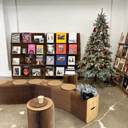 Graination - Interior with seating